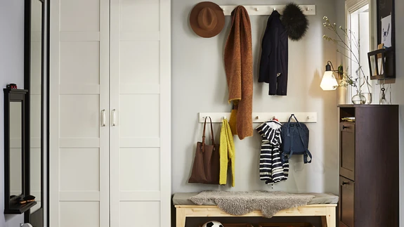 Esimene mulje ja meeleolu tekib esikus.