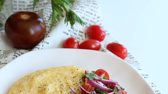 Tõeliselt hõrgu maisitangupudru saladus peitub pikas haudumisajas, nii et võta roa keetmiseks aega .