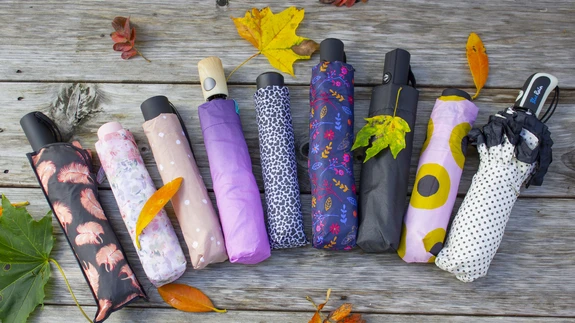 Testis osalenud vihmavarjud vasakult: Rainflower, H&M, NewYorker, Perletti Time, Pepco, House, TiNGi, Flying Tiger, Blue Rain