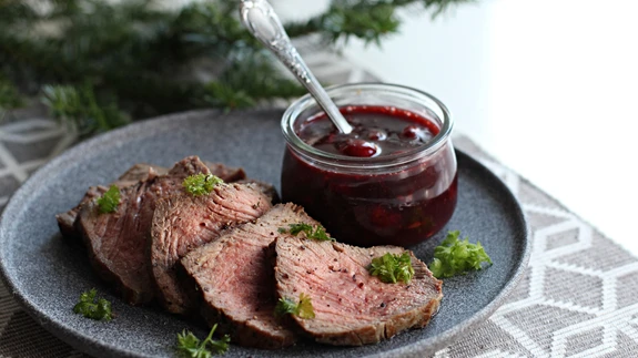 Rostbiif sobib nii pearoaks kui ka õhukeste viiludena külmlauale.