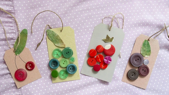 Et aasta jooksul oleks pidevalt teada, mis hea-parem kõhtu jõuab, valmista vajaliku info salvestamiseks uhke rüüga sildid.