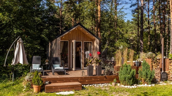 Hooneid ümbritsevat loodust austav pererahvas avastab siiamaani koha võlusid ja on nende nautimiseks loonud mõnusa keskkonna.