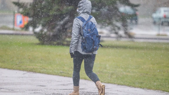 VIHMA SAJAB: Kuidas käituda, kas võtta kaasa vihmavari, minna autoga või lükata toimetused edasi ja jäädagi tuppa?