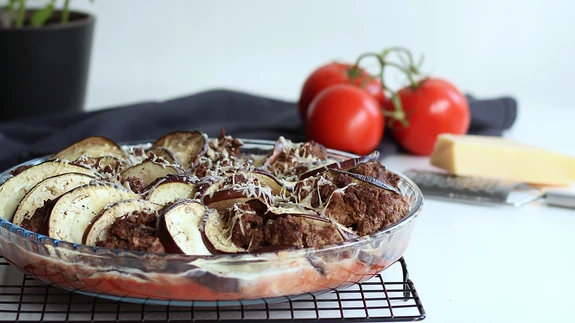 Juustune hakkliha-baklažaanivorm.