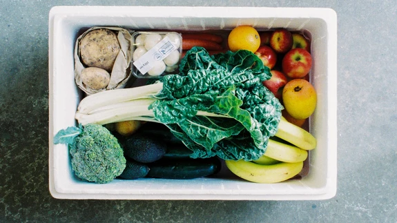 Kirjuta toiduained paberile või mobiilirakendusse, rühmitades need poeosakondade järgi, kus tavaliselt käid.