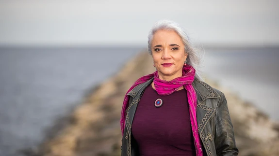 Vaatamata vahvatele telekinorollidele, peab naine end peamiselt ikkagi juuksuriks, kellele mõnikord näitlemistööd pakutakse.